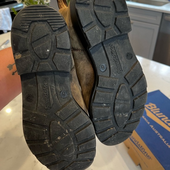 Rustic Brown Blundstone boots with box! - Picture 3 of 5